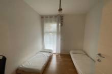 Vendita esclusivo appartamento con giardino e box auto Pesaro - Zona mare (AP969)