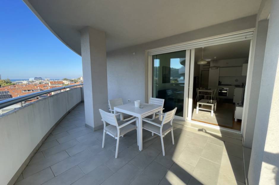  Vendita appartamento con terrazza e box auto Pesaro - zona centro-mare (AP938)