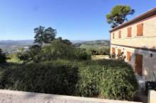Affitto villa con ampio giardino Pesaro - Zona San Bartolo (V7/5)