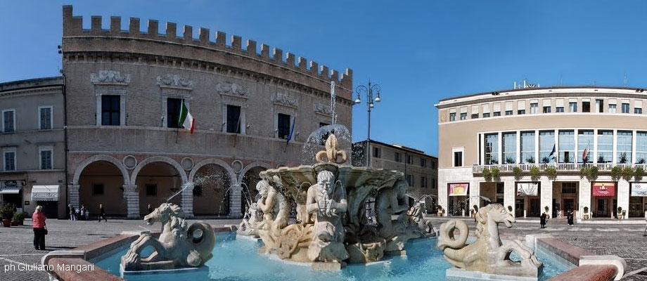 Comune di Pesaro - Piazza